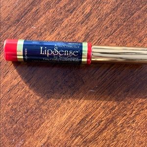 New hurricane red lipsense